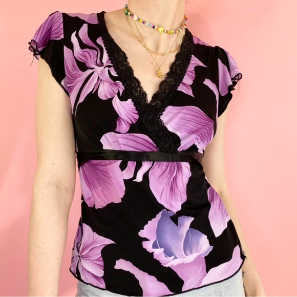 Beautiful floral blouse - Picture 3 of 4